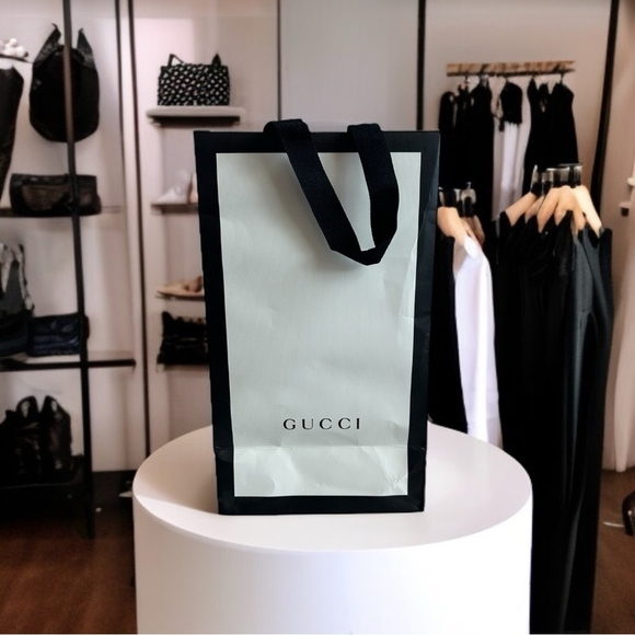 Authentic Empty GUCCI BAG White Black Reusable Paper Bag Staging Decor Gift Bag - Picture 1 of 4
